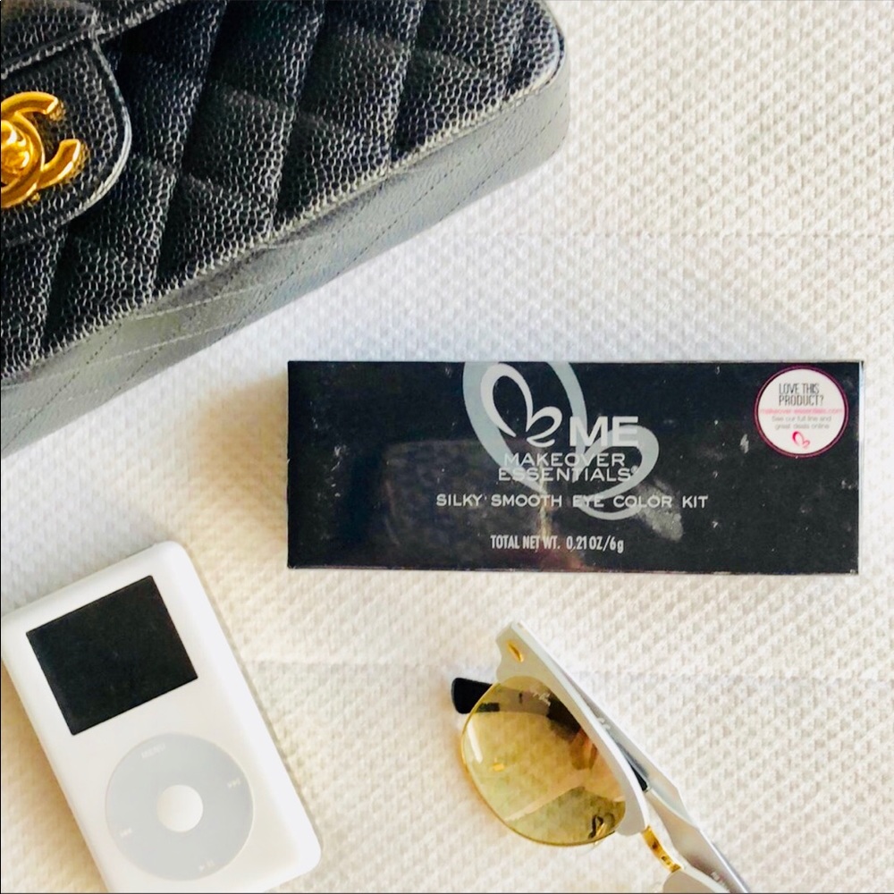 Me Makeover Essential Silky Smooth Eye Color Kit